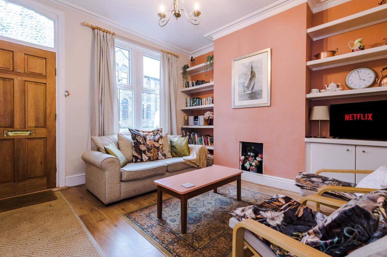 Willa Cosy House With Garden & Parking, Sheffield Zewnętrze zdjęcie