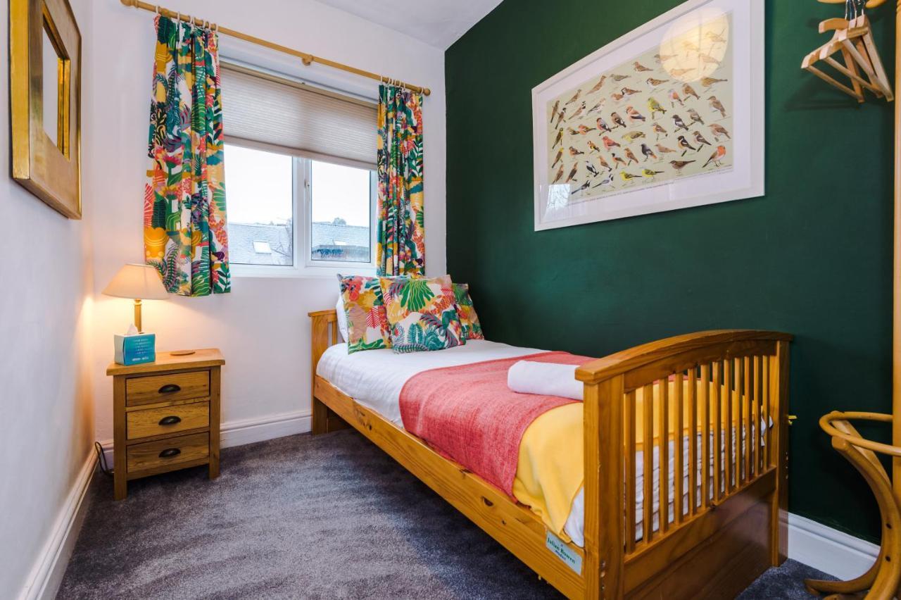 Willa Cosy House With Garden & Parking, Sheffield Zewnętrze zdjęcie