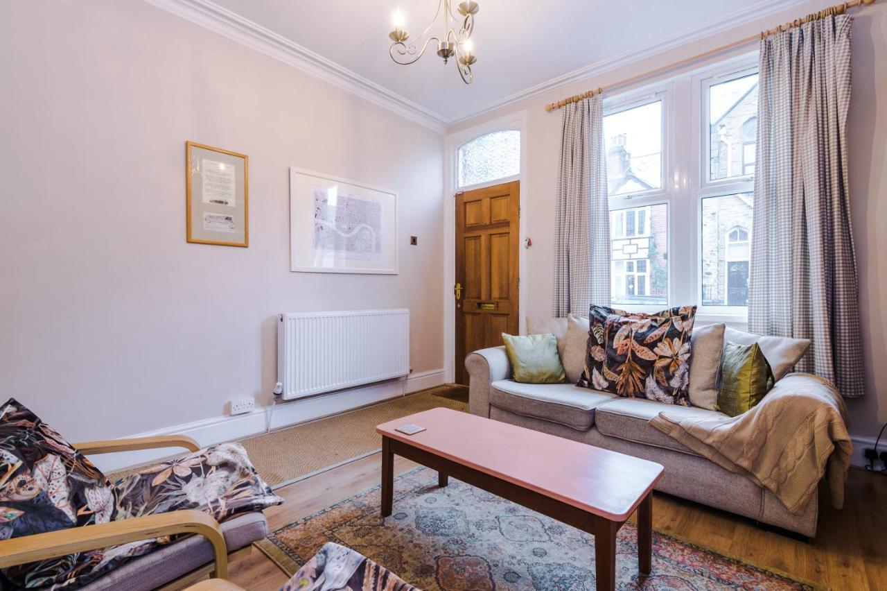 Willa Cosy House With Garden & Parking, Sheffield Zewnętrze zdjęcie