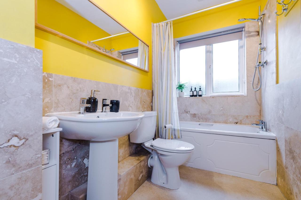 Willa Cosy House With Garden & Parking, Sheffield Zewnętrze zdjęcie